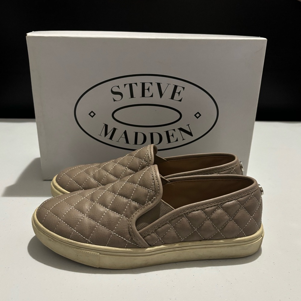 Steve Madden Shoe